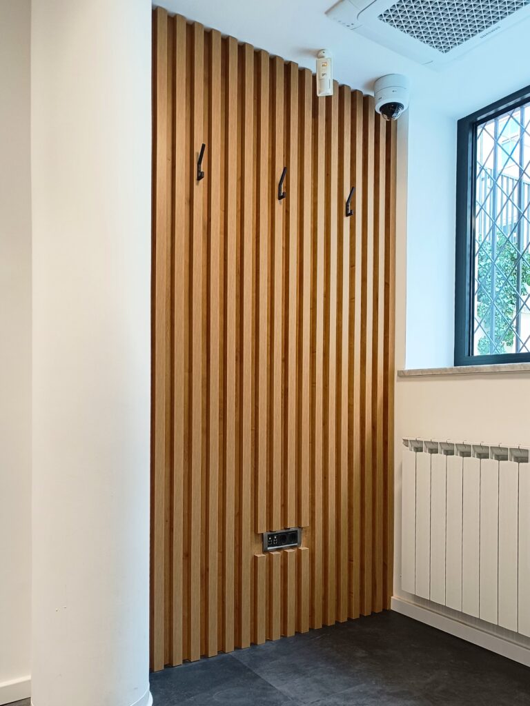 Zidne obloge s vješalicama - HNB